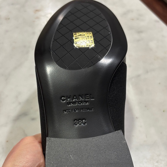 CHANEL Classic Black Men's Oxfords - Picture 4 of 6